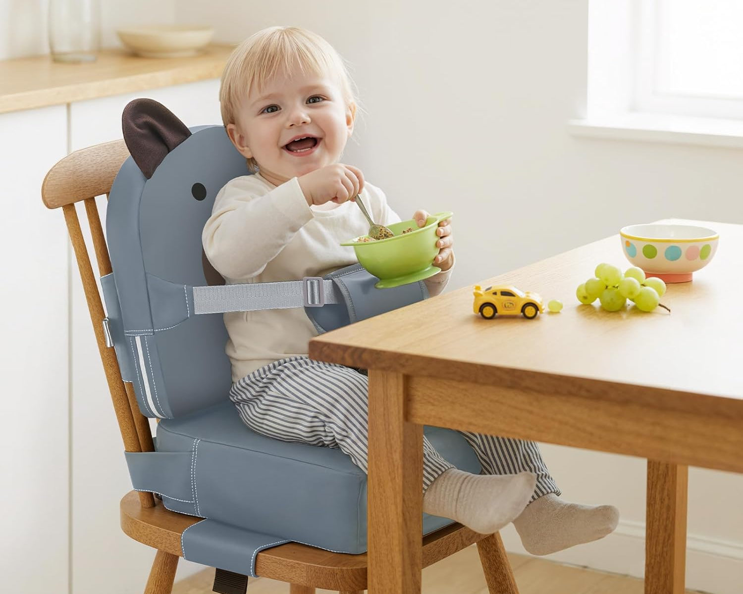 Booster Seat for Kitchen Chair, Toddler Kids Booster Seats for Dining Table with Backrest and Adjustable Strap, Portable PU Waterproof Travel Baby Boy Girl Booster Increasing Cushion (Grey, OneSize)